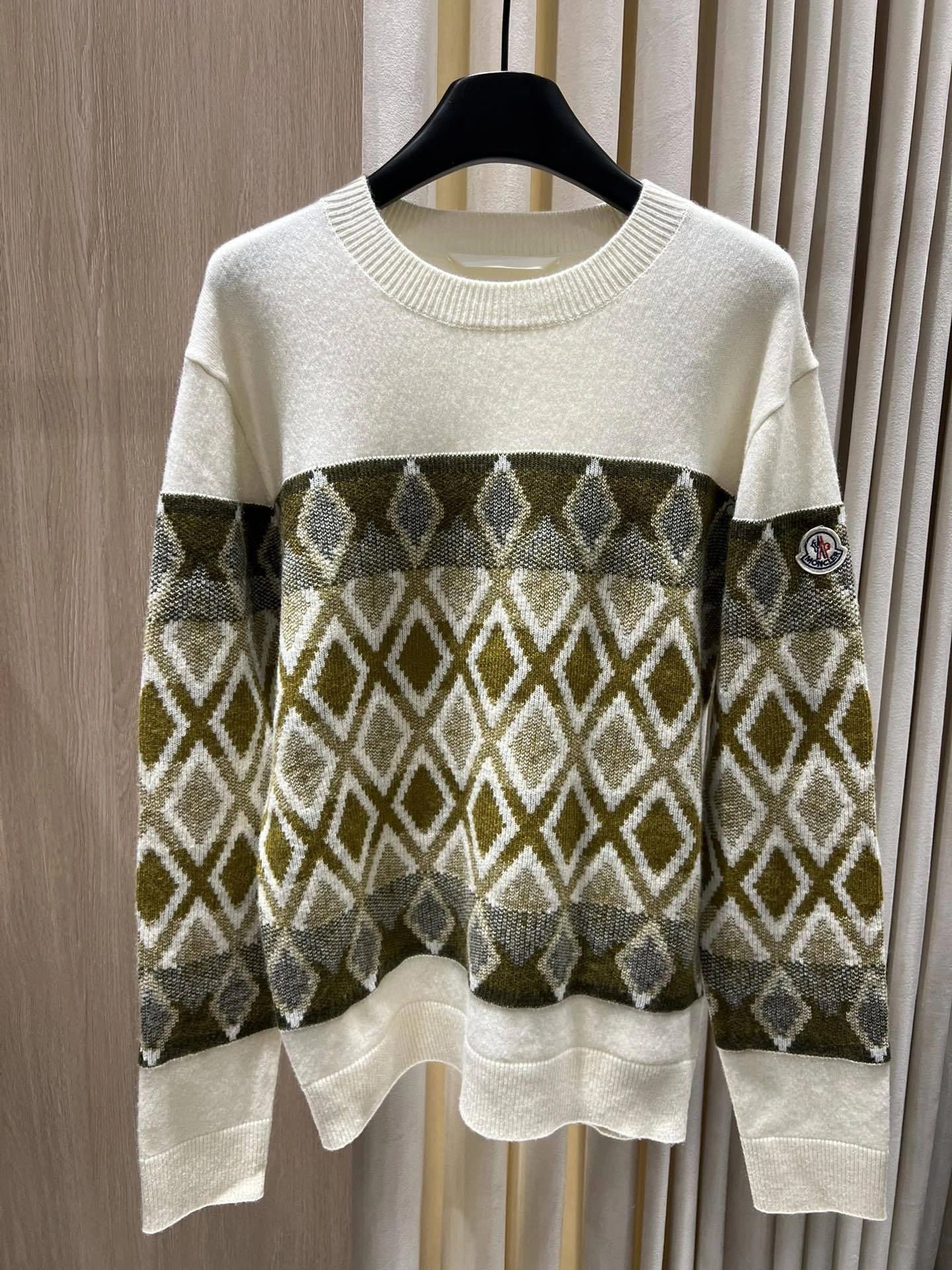 wg.luxury- 7o9385r embroidery wool item:E-F140I2752H